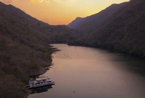 film your safari- Zambezi river